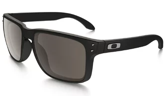 Okuliare Oakley pristanú mužnom aj ženám Okuliare Oakley pristanú mužnom aj ženám